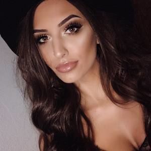 Meet your Posher, Marisa